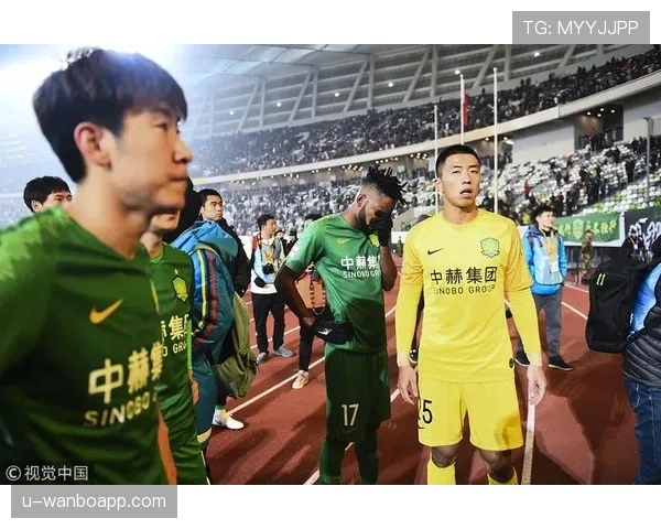 国安中场节奏混乱，控球数据尚可却难掩组织失控局面