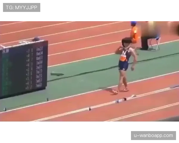 拉人犯规判定要点：是否影响对手自由移动